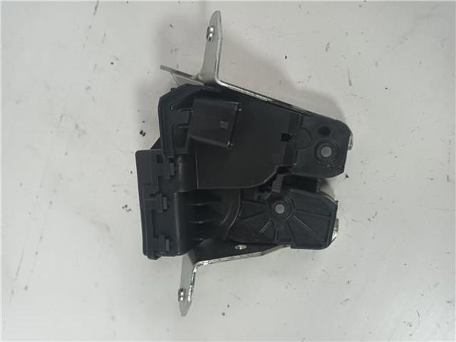 A0999068600 MERCEDES Motor de apertura/cierre del cierre del maletero (puerta trasera 3/5)  en stock Gandía