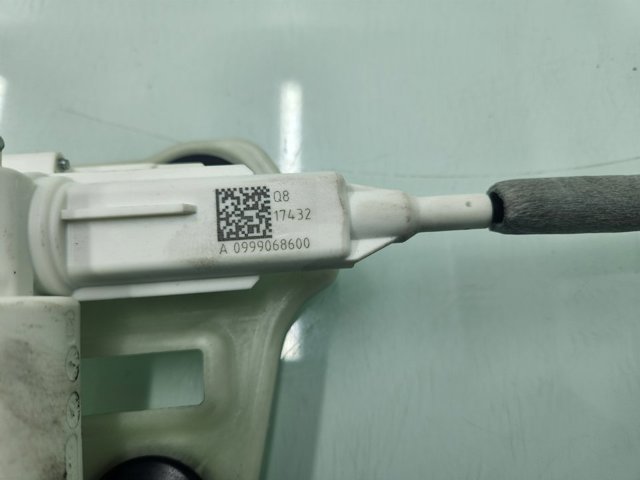 A0999068600 Motor de cierre suave del maletero comprar Almería