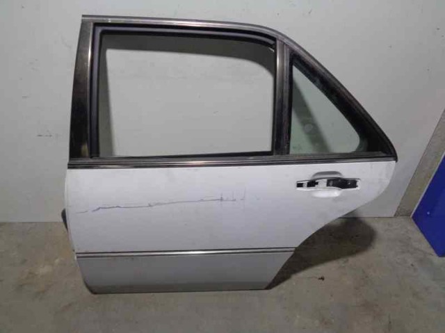 Puerta trasera izquierda A1407300305 Mercedes