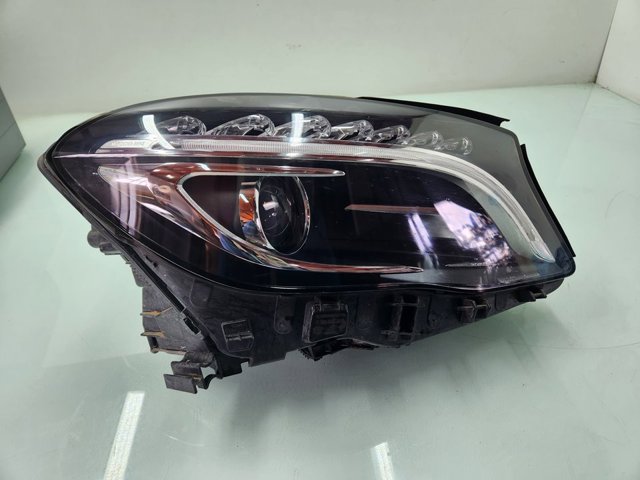 Luz derecha A1569061800 MERCEDES