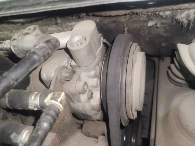 MERCEDES A1602300111 Compresor de aire acondicionado  disponible Lugo