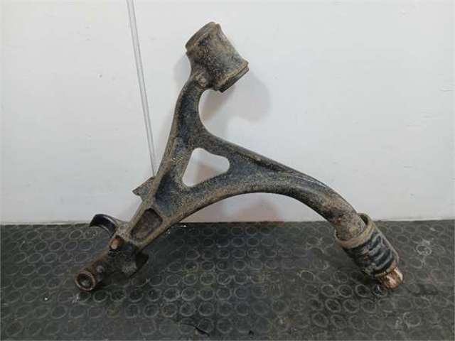 A1633300907 Brazo inferior derecho de la suspensión delantera comprar Girona