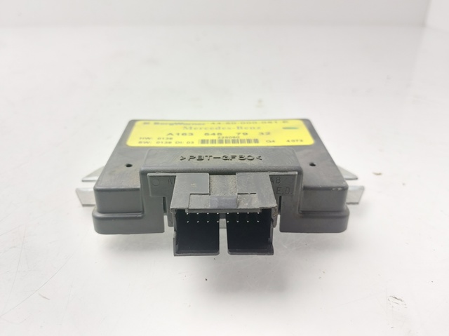 MERCEDES A1635457932 Módulo de control de la caja de transferencia  comprar en Albacete