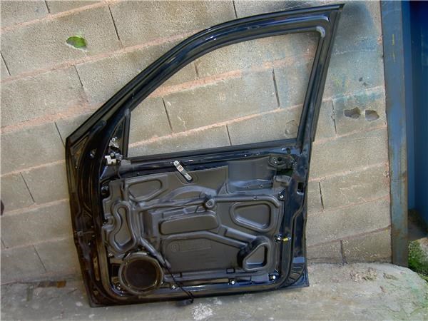 A1637201605 Puerta delantera derecha  disponible Burgos