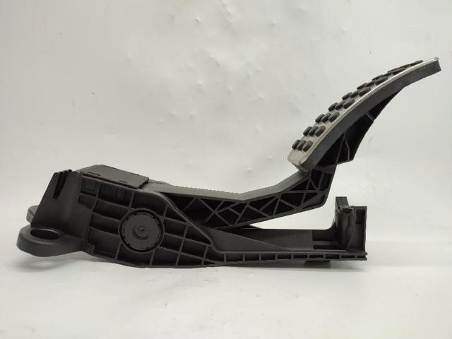A1643000104 Pedal del acelerador  en stock Sabadell