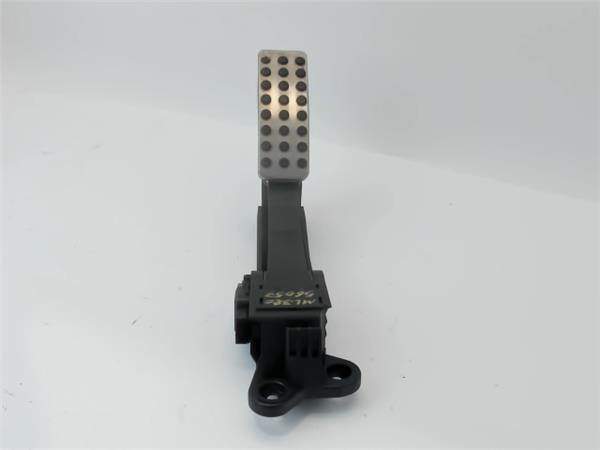 A1643000104 Pedal del acelerador  en stock Sabadell