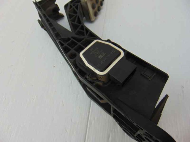 A1643000104 Pedal del acelerador  disponible Burgos