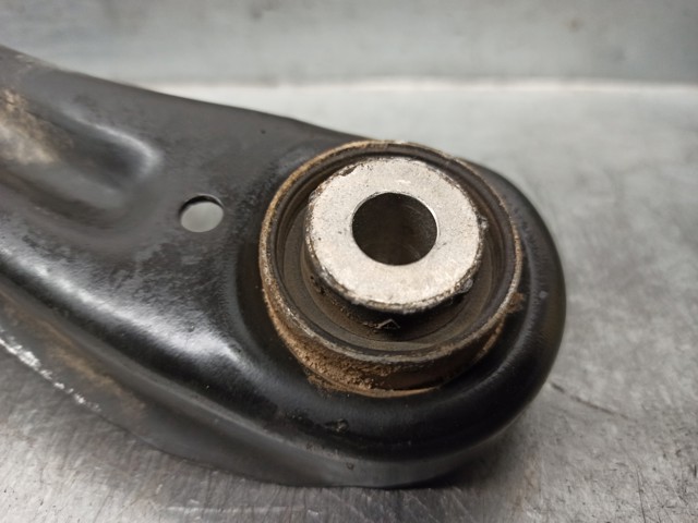 MERCEDES A1643501306 Brazo superior izquierdo de la suspensión trasera  en stock Salamanca