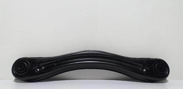 Brazo superior izquierdo de la suspensión trasera A1643501306 MERCEDES