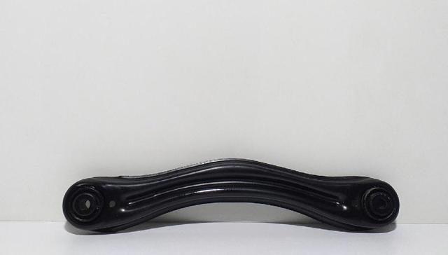 Brazo superior izquierdo de la suspensión trasera A1643501306 MERCEDES