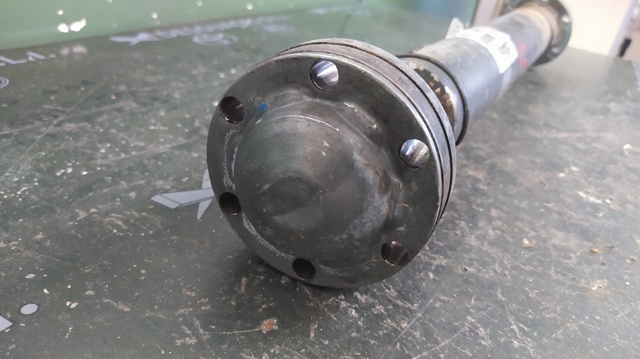 A1644100501 Árbol de transmisión delantero  disponible Burgos