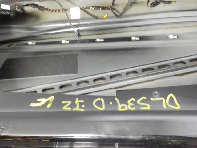 A1647200105 Puerta delantera izquierda  en stock Granada