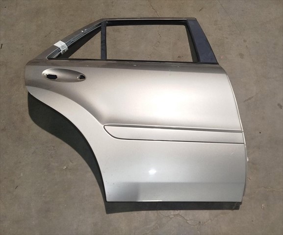 MERCEDES A1647300205 Puerta trasera derecha  comprar en Murcia