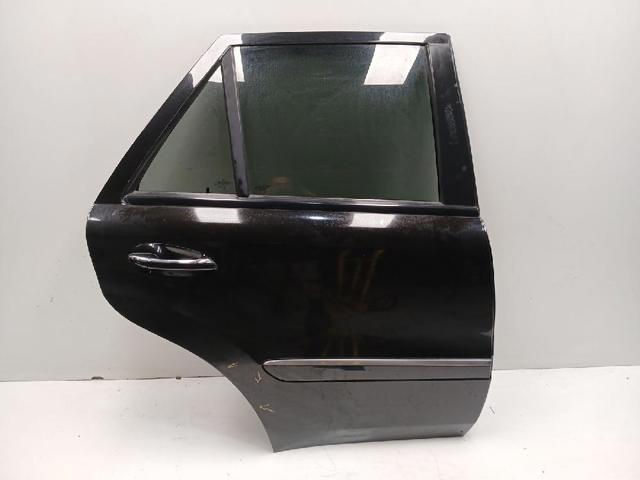 A1647300205 Puerta trasera derecha  disponible Málaga