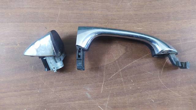 A1647600570 MERCEDES Manija exterior izquierda de puerta delantera  en stock Gandía