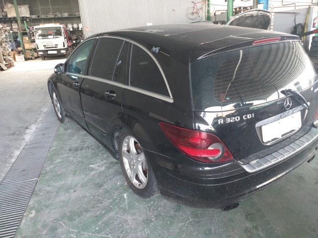 A1647600570 Mercedes