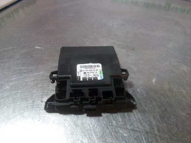 A1648200485 Unidad de confort de la puerta delantera  en stock Sabadell