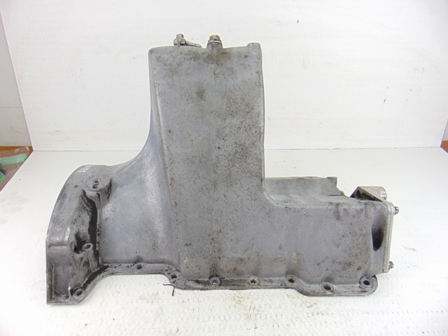 A1660141302 Cárter de aceite del motor  en stock Granada