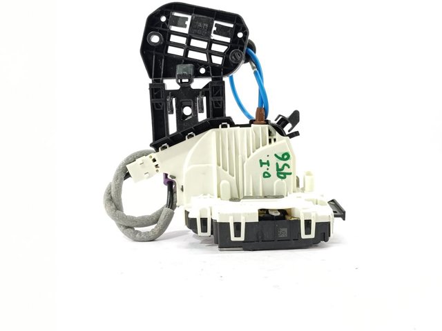 A1667200135 Cerradura de puerta delantera izquierda  disponible Utrera
