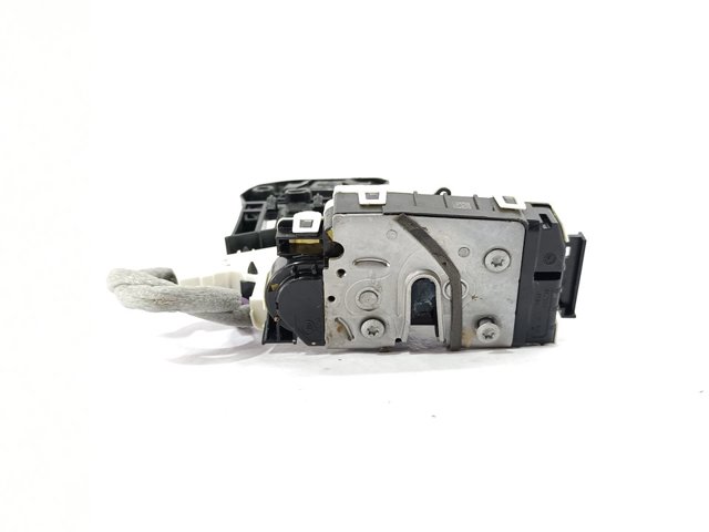 A1667200135 MERCEDES Cerradura  en stock Huelva