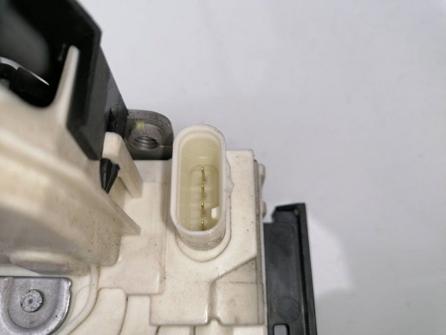 MERCEDES A1667200135 Cerradura de puerta delantera izquierda  comprar en Murcia
