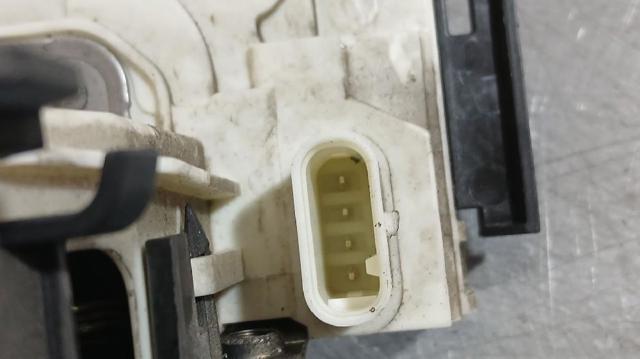 A1667200435 Cerradura de puerta delantera derecha  comprar en Pontevedra