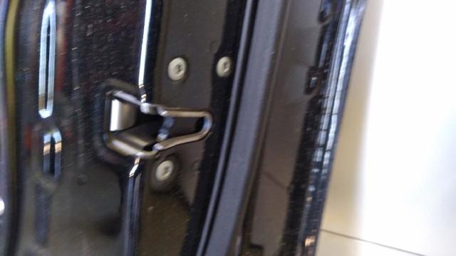 A1667200435 Cerradura de puerta delantera derecha  disponible Utrera