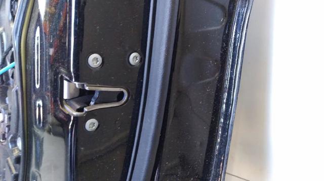 A1667200435 MERCEDES Cerradura de puerta delantera derecha  en stock Córdoba