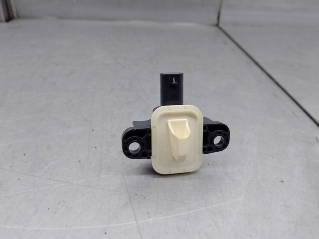 A1668210351 MERCEDES Sensor de airbag delantero comprar Madrid
