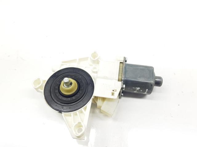 Motor eléctrico, elevalunas, puerta trasera izquierda A1669060501 Mercedes