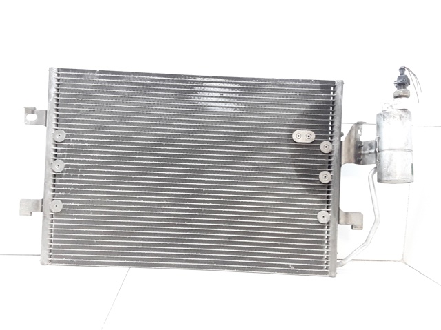 A1685000854 Condensador de aire acondicionado  disponible Málaga