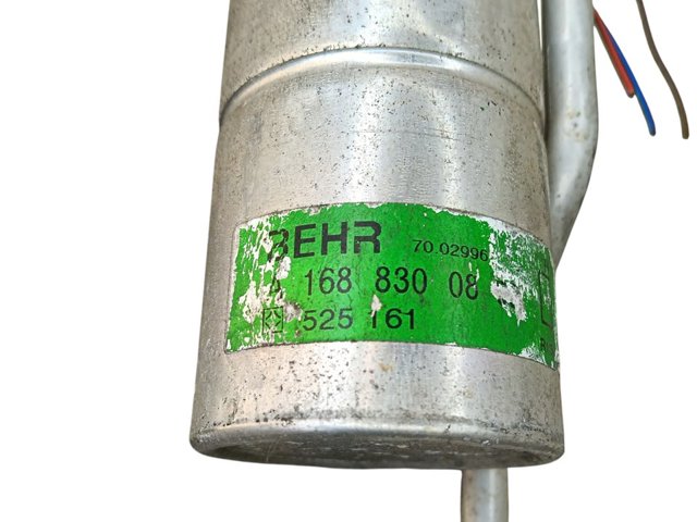 A1685000854 Condensador aire acondicionado  en stock Sabadell