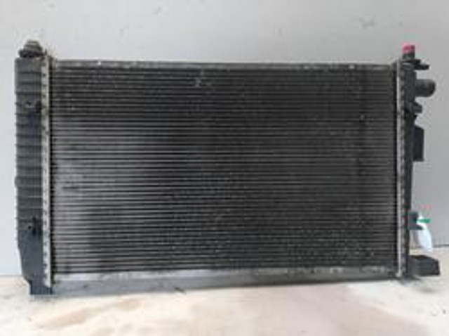 A1685001602 MERCEDES Radiador  en stock Huelva