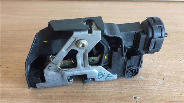 A1687201935 MERCEDES Cerradura de puerta delantera izquierda  disponible Ourense