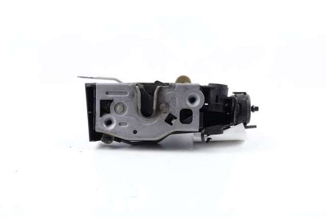 A1687201935 Cerradura de puerta delantera izquierda  disponible Utrera