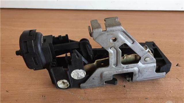 A1687202235 Cerradura de puerta delantera derecha  comprar en Reus