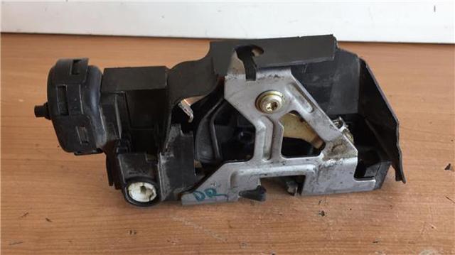 A1687202235 MERCEDES Cerradura de puerta delantera derecha  disponible Vigo