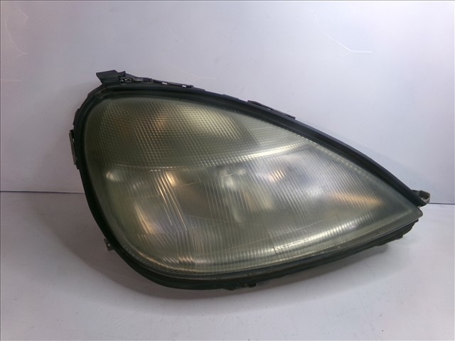 A1688200261 MERCEDES Faro derecho comprar Madrid