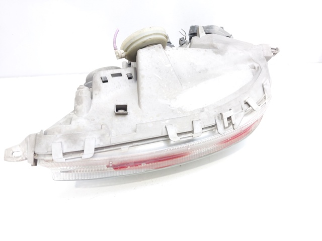 A1688201061 MERCEDES Faro derecho comprar Bilbao