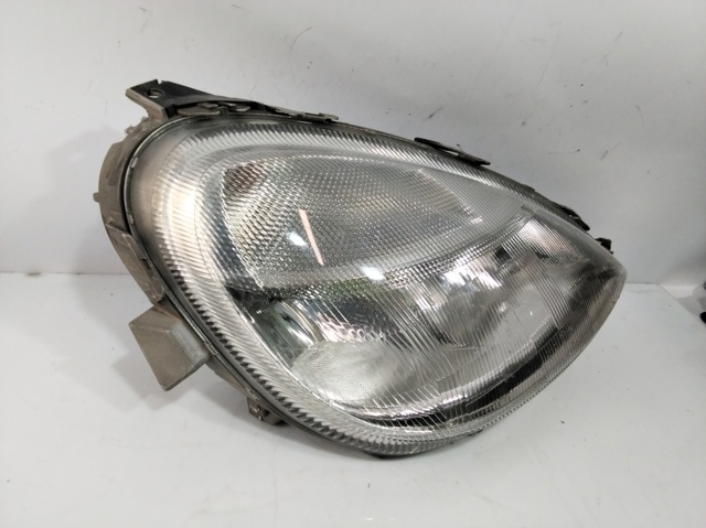 A1688201061 MERCEDES Faro derecho comprar Bilbao