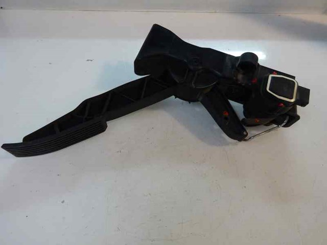 A1693000104 Pedal del acelerador  comprar en Pontevedra