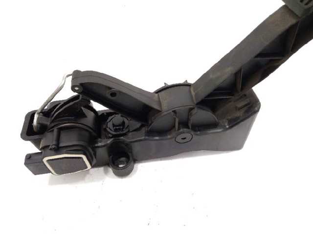 Potenciómetro pedal acelerador Mercedes B  desde 47,92 €