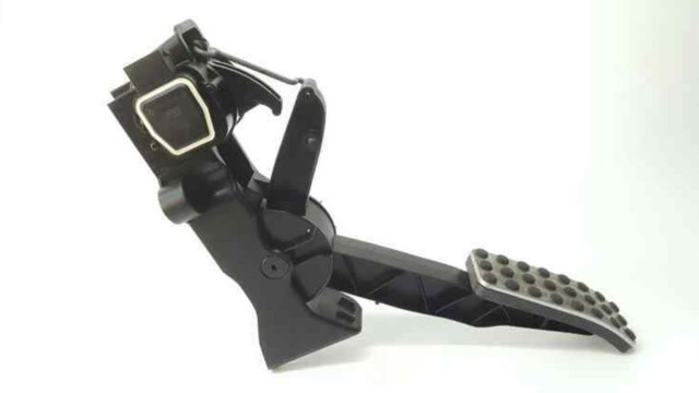 A1693000304 Pedal del acelerador  en stock Castellón