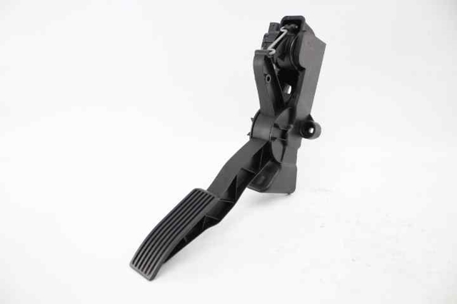 A1693000304 Pedal del acelerador  disponible Málaga