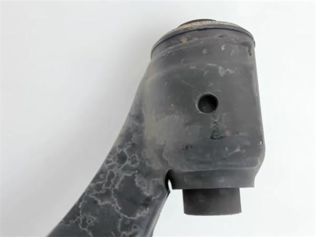 A1693300907 Brazo inferior izquierdo de la suspensión delantera  disponible Utrera