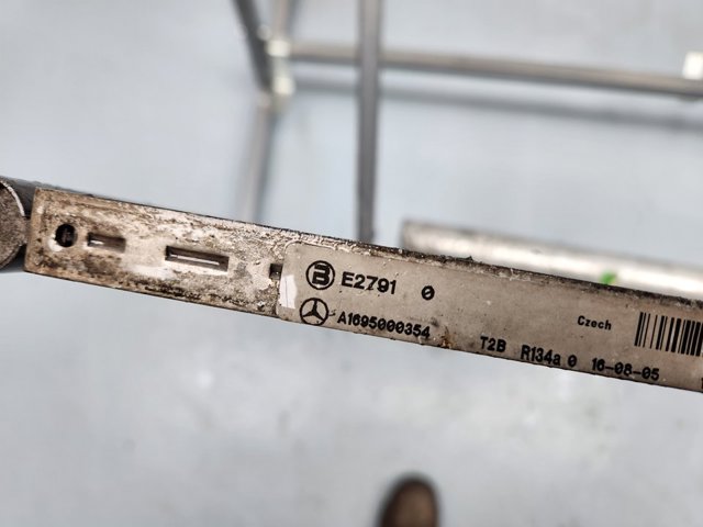 A1695000354 Condensador aire acondicionado  en stock Castellón