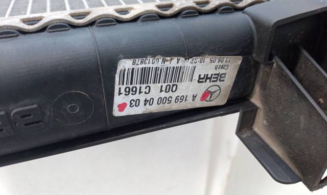 A1695000403 Radiador de refrigeración del motor  comprar en Zaragoza