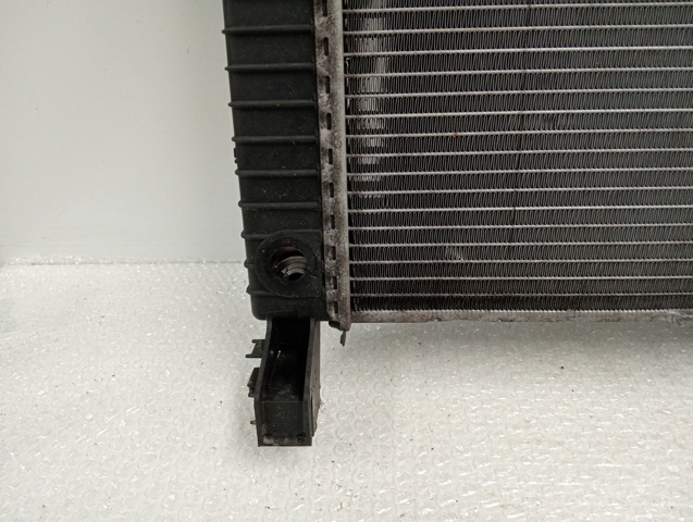 A1695000403 Radiador de refrigeración del motor  comprar en Pontevedra