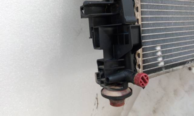 A1695000403 Radiador de refrigeración del motor  comprar en Reus