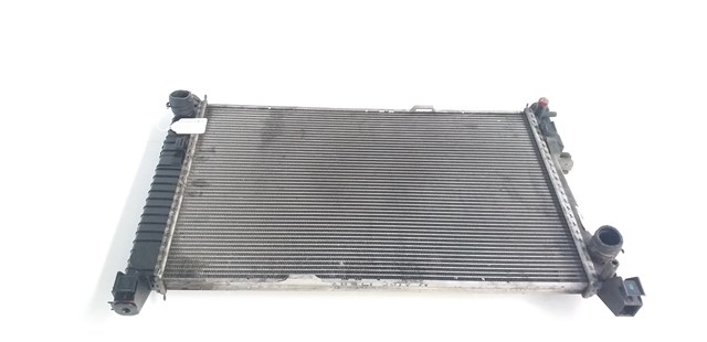 A1695000703 Radiador de refrigeración del motor  disponible Utrera